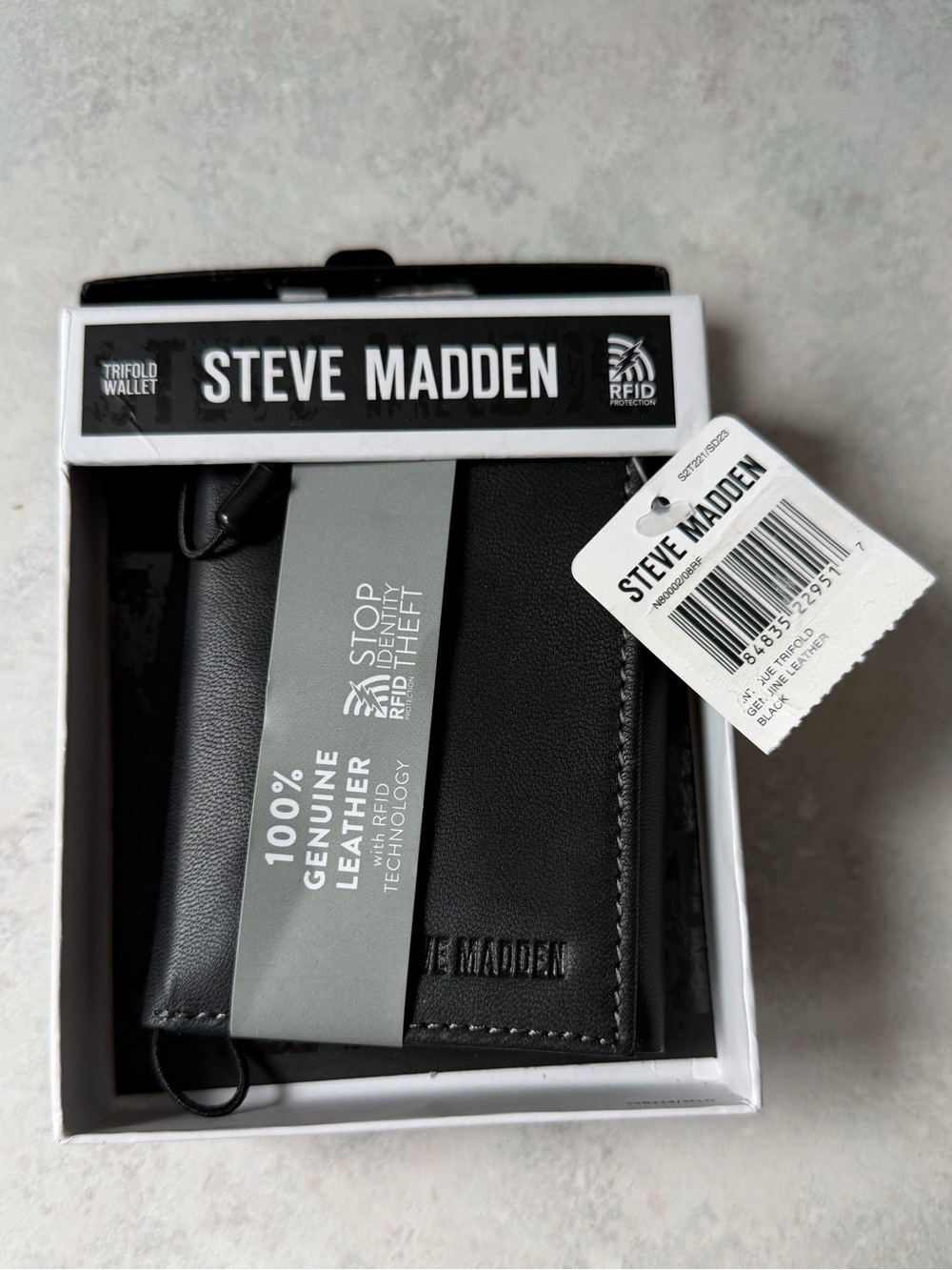 Steve Madden Black Leather Trifold Wallet with Card Holder